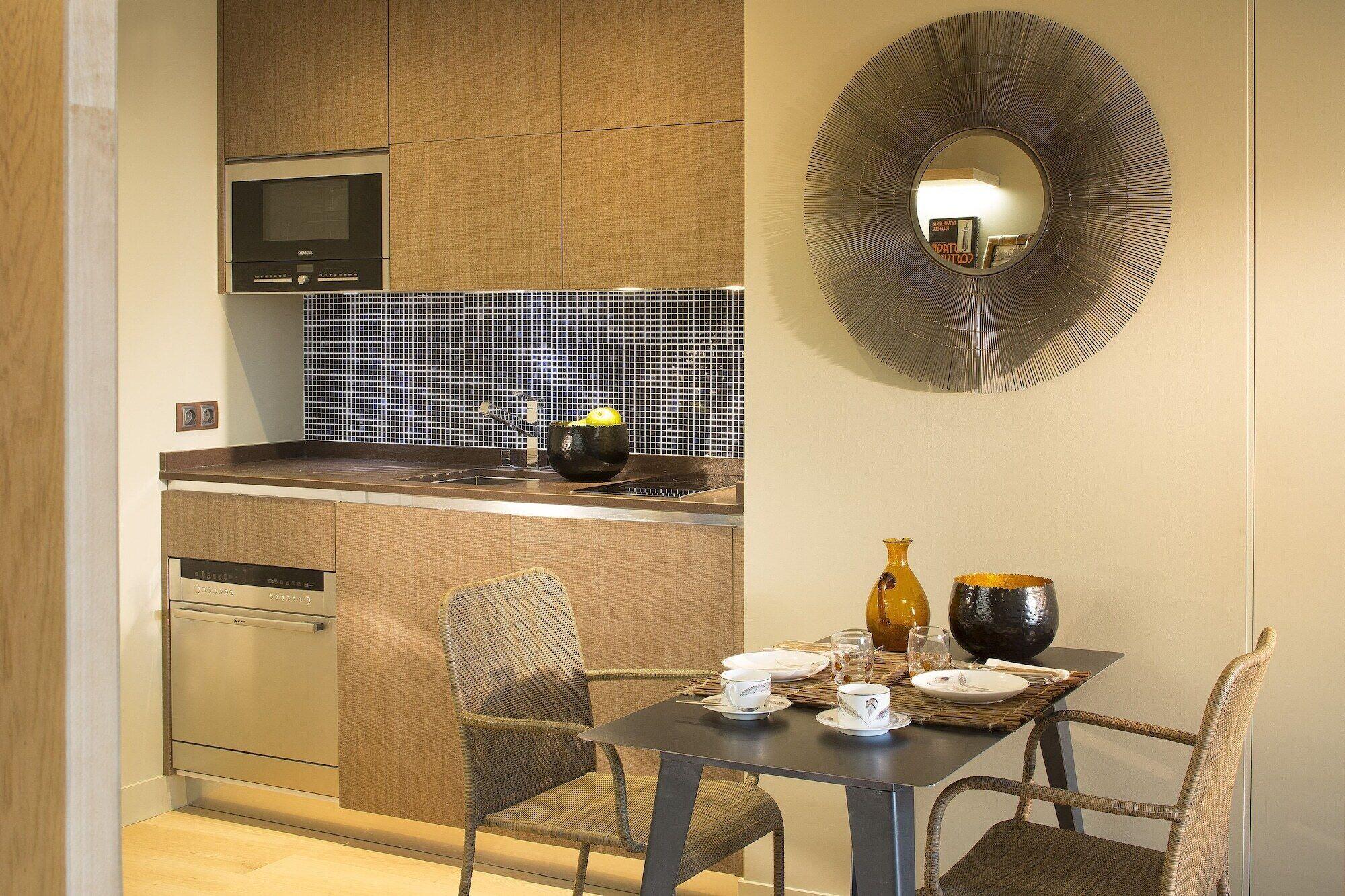 Goralska Residences Bastille 4*